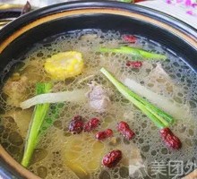Clear Soup Goose Thigh Pot