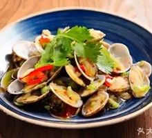 Mustard-Marinated Clams