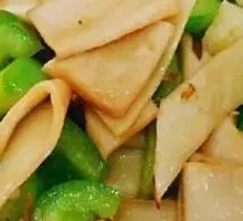Green Pepper Stir-fried with King Oyster Mushroom