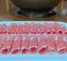 Freshly Sliced Lamb Rolls