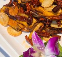 Stir-fried Hand-Responsive Mushroom