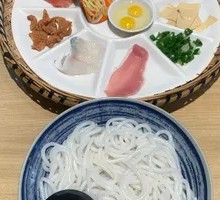 Classic Crossing-the-Bridge Rice Noodles