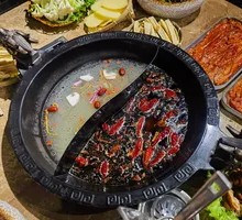 Flying Dragon Yinyang Hot Pot