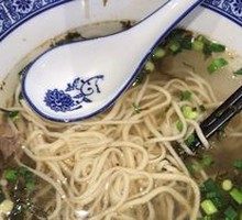 Sour Cabbage Beef Noodles