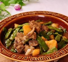 Stewed Pork Ribs with Potatoes and Green Beans