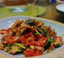Stir-Fried Beef with Yellow Onion