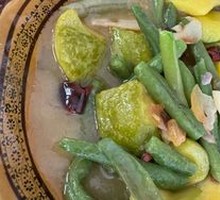 Stir-Fried Small Cucumber and Beans