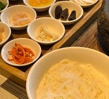 Crossing-the-bridge Rice Noodles