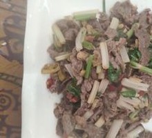 Stir-Fried Beef with Yellow Onion