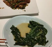 Garlic Stir-Fried Lettuce
