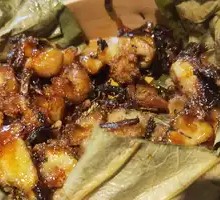 Lotus Leaf Steamed Rice with Meat