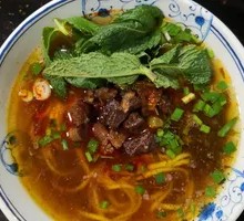 Qingzhen Da Su Niurou Mian