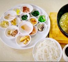 Crossing-the-bridge Rice Noodles