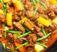 Stewed Pork Ribs in Iron Pot