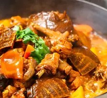 Stewed Turtle in Iron Pot