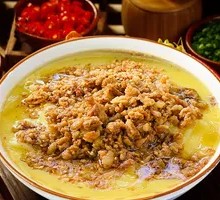 Fried Pork with Rice Noodles and Fermented Soybean Powder