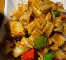 Grandmother's Stir-Fried Lotus Root Cubes