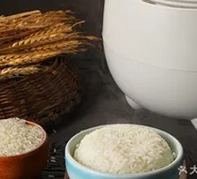 Small Pot Freshly Cooked Wuchang Rice