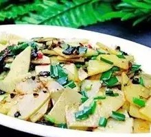 Stir-fried Leek Flowers with Potato Slices