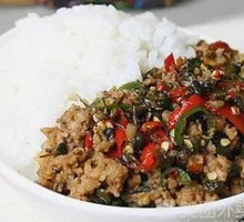 Leek Flower and Minced Pork Rice Bowl