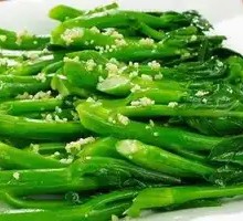 Stir-Fried Mustard Greens
