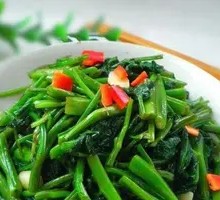 Stir-Fried Water Spinach with Chili Strips