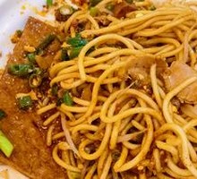 Yunnan-style Braised Noodles