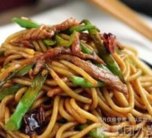Stir-Fried Pork with Green Pepper Noodles