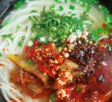 Spicy Pickled Vegetable and Pork Rice Noodles