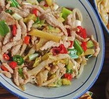 Spicy Pickled Pepper and Shredded Pork