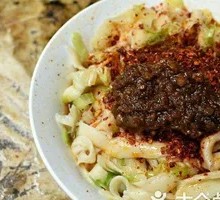 Oil-Poured Mixed Sauce Noodles