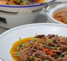 Stir-Fried Beef with Yellow Onion