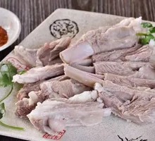 Hand-grabbed Lamb Ribs