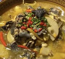 Goat Head with Ham and Papaya Chicken