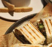 Mexican Chicken Cheese Flatbread