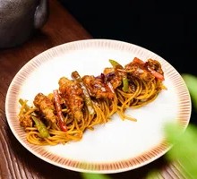 Black Pepper Beef Noodles