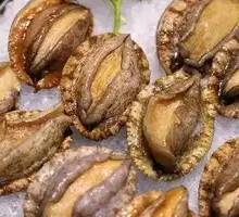 Steamed Live Six-Head Abalone with Wine