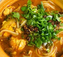 Double-Cap Stinky Tofu Hot Pot Rice Noodles