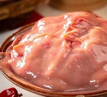 Sliced Pork Kidney with Big Knife