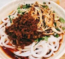 Braised Thick Rice Noodles