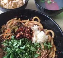 New Sauce-Flavored Small Pot Rice Noodles