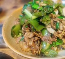 Stir-Fried Beef with Roasted Peppers
