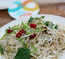 Stir-fried Pork with Bean Sprouts