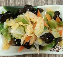 Stir-fried Cabbage with Black Wood Ear