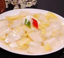 Old Cucumber Stir-Fried with Potato Slices