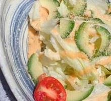 牛油果蔬菜色拉