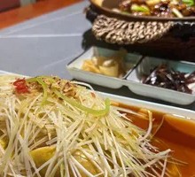 Oil-Braised Qingyuan Chicken