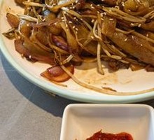 Dry-Fried Beef Rice Noodles