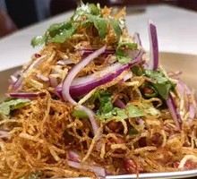 Stir-Fried Bean Sprouts with Three Threads