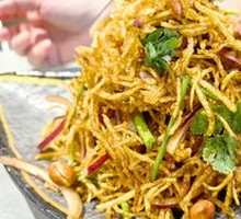 Stir-Fried Bean Sprouts with Three Threads